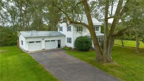 2870 W Walworth Rd, Macedon, NY 14502