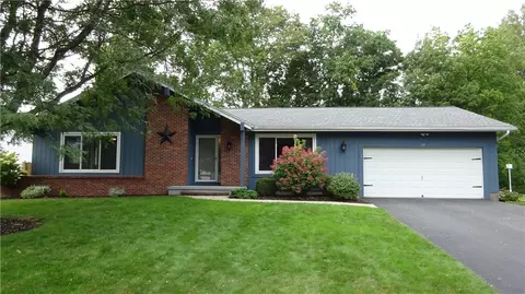 49 Red Hickory Dr, Greece, NY 14626