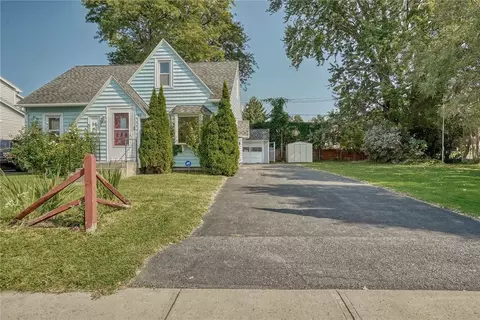 96 Glenora Dr, Greece, NY 14615