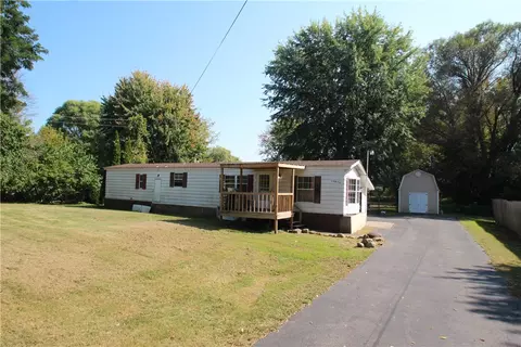 13948 Ridge Rd W, Gaines, NY 14411