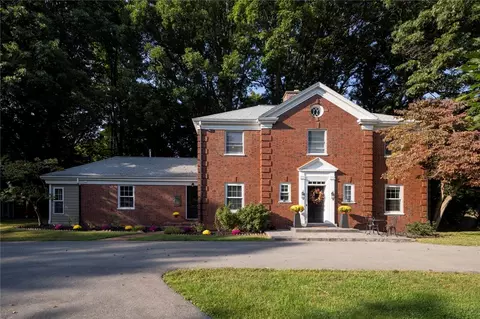 385 Orchard Park Blvd, Irondequoit, NY 14609