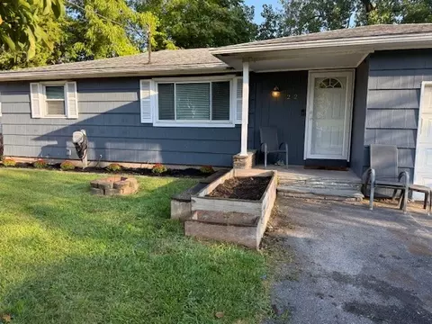 22 Teakwood Dr, Irondequoit, NY 14609
