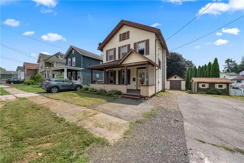 10 Sisson St, Lyons, NY 14489 photo 2