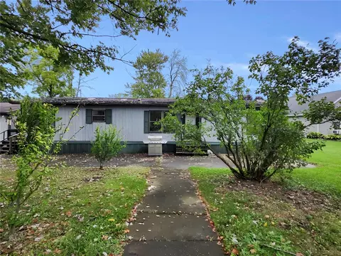 55 Mechanic St, Elba, NY 14058