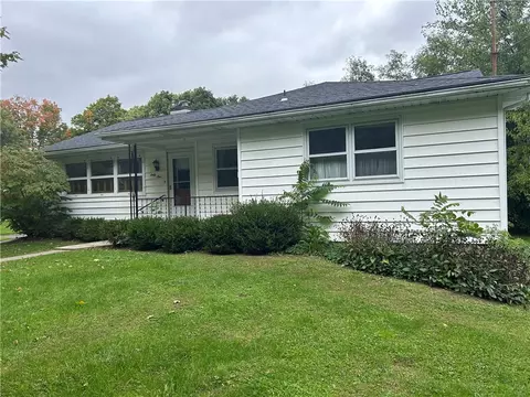 61 Seneca St, Torrey, NY 14441