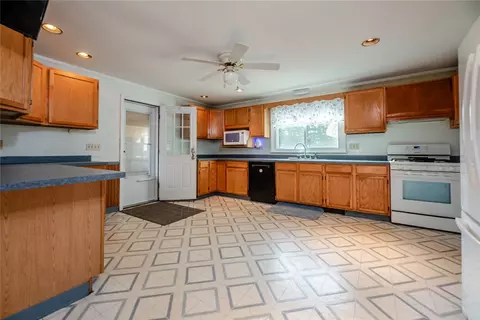 305 Barry Rd, Irondequoit, NY 14617 photo 6