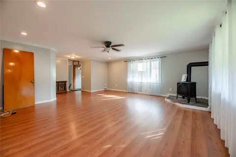 305 Barry Rd, Irondequoit, NY 14617 photo 12