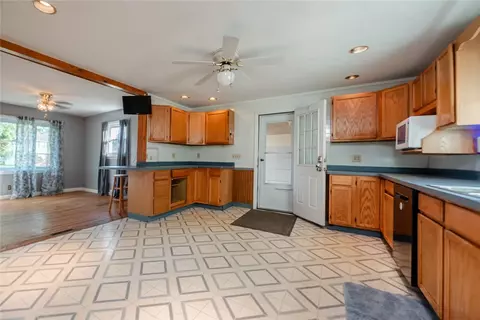 305 Barry Rd, Irondequoit, NY 14617 photo 5