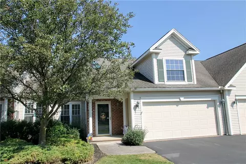 8 Forshire Ln, Rochester, NY 14623
