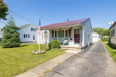 417 W Filbert St, East Rochester, NY 14445