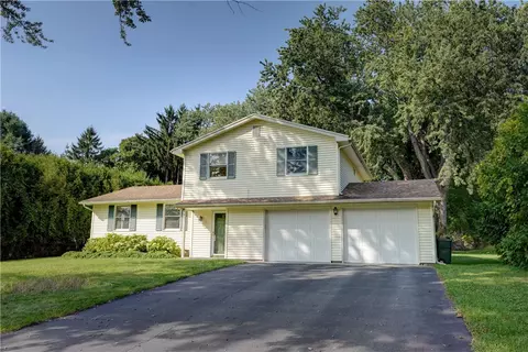 1246 Imperial Dr, Webster, NY 14580