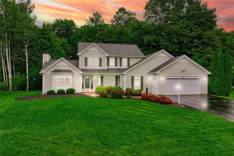 1490 Fieldcrest Dr, Webster, NY 14580