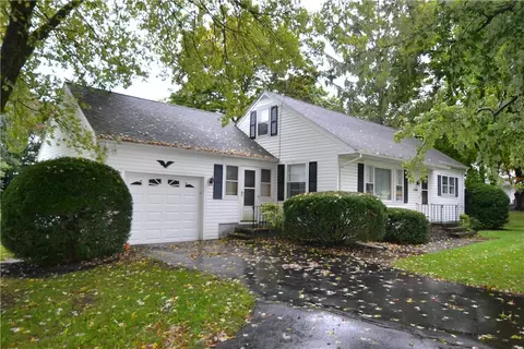 1268 Plank Rd, Walworth, NY 14568