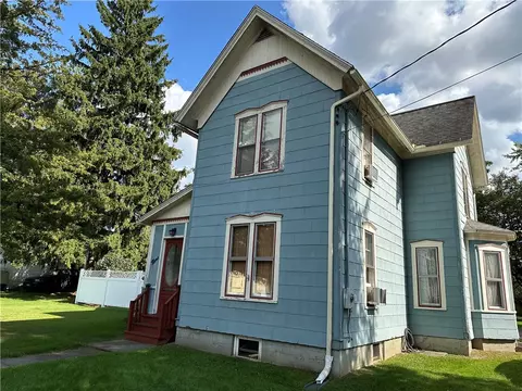 9 Front St, Bainbridge, NY 13733