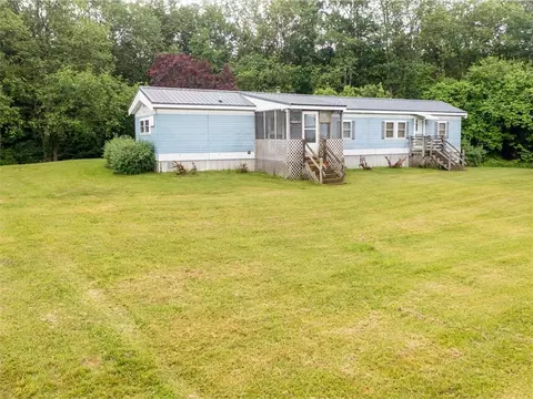 9107 Eelpot Rd, Naples, NY 14512
