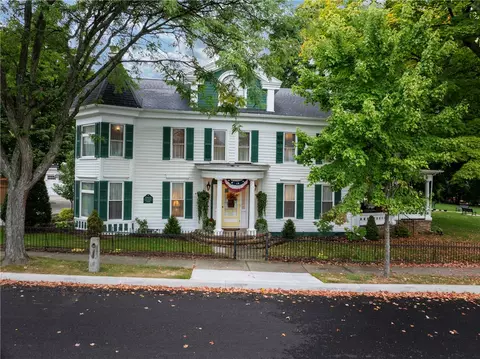 16 Shethar St, Urbana, NY 14840