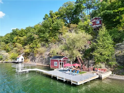 332 E Lake Rd, Rushville, NY 14544