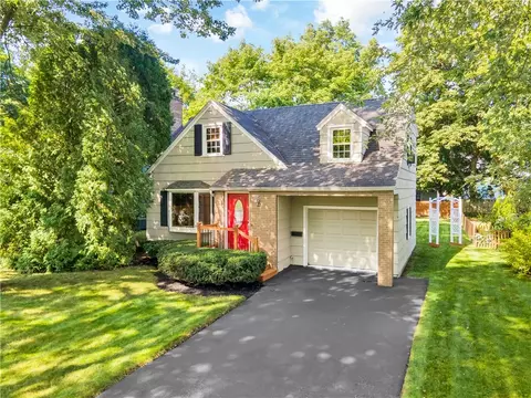 281 Antlers Dr, Rochester, NY 14618