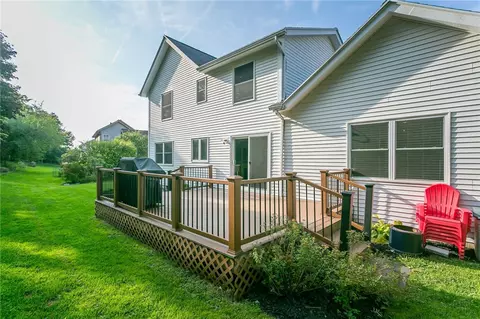 84 E Pointe, Perinton, NY 14450 photo 27
