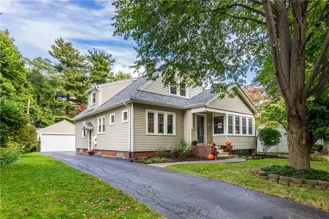 120 Monroe Pkwy, Rochester, NY 14618