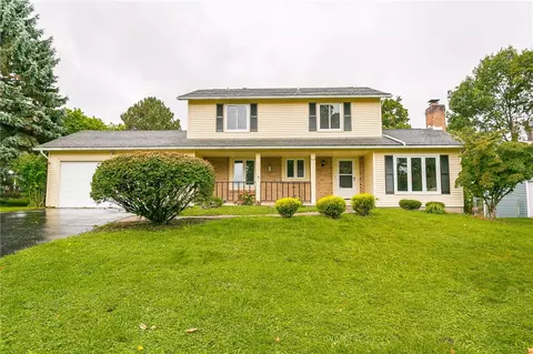 64 Everwild Ln, Greece, NY 14616