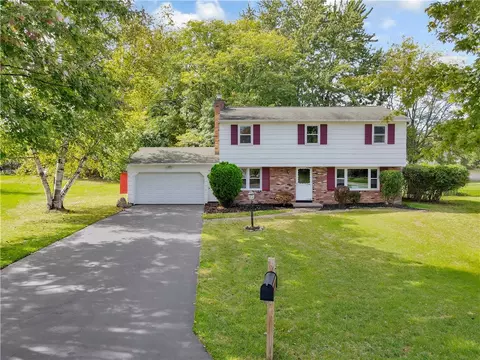 7 Winnermere Cir, Perinton, NY 14450
