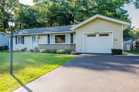 63 Winona Blvd, Irondequoit, NY 14617