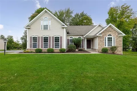 56 Galante Cir, Webster, NY 14580