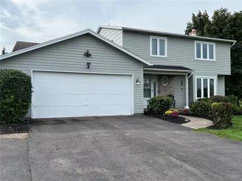 10 Olivia Dr, Greece, NY 14626