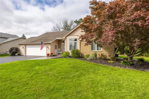 5 Woodruff Gln, Chili, NY 14624