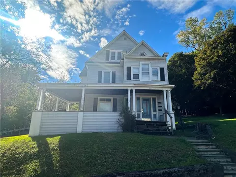 97 Elm St, Oneonta, NY 13820