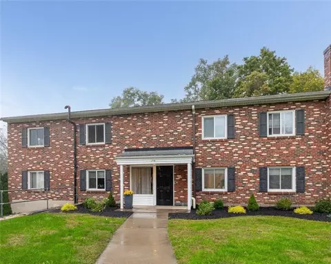 5 Lost Mountain Trl, Rochester, NY 14625