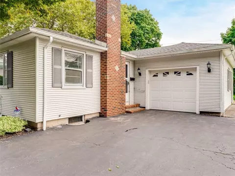 253 Barry Rd, Irondequoit, NY 14617 photo 4