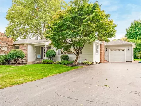 253 Barry Rd, Irondequoit, NY 14617 photo 2