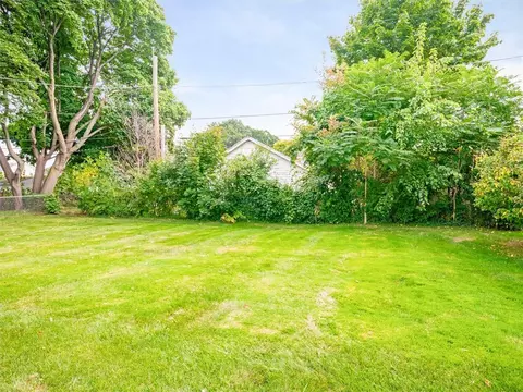 253 Barry Rd, Irondequoit, NY 14617 photo 35