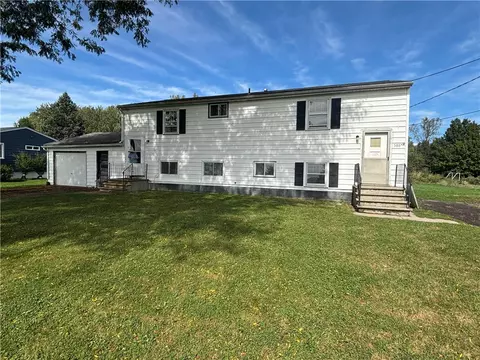 586 Chambers St, Ogden, NY 14559