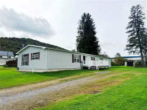 42 Lafayette Ave, Lewis Run, PA 16738
