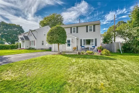 654 Tarrington Rd, Irondequoit, NY 14609 photo 3