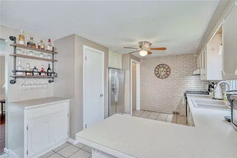 654 Tarrington Rd, Irondequoit, NY 14609 photo 15