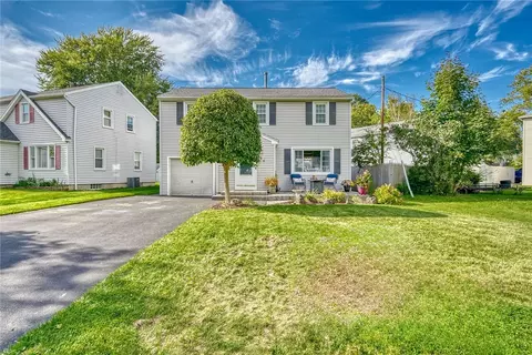 654 Tarrington Rd, Irondequoit, NY 14609 photo 2