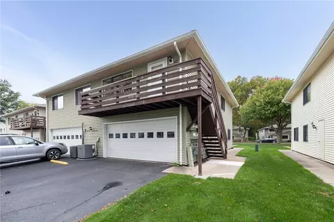 62 Milrace Dr, East Rochester, NY 14445