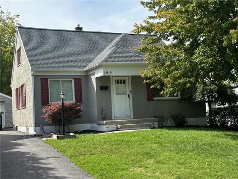 189 Parkview Ter, Irondequoit, NY 14617