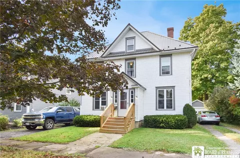 21 E Second St, Westfield, NY 14787