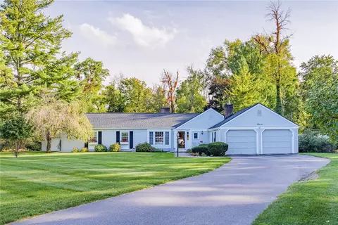 11 Creekwood Ln, Perinton, NY 14534