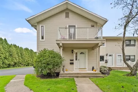 435 Eastbrooke Ln, Rochester, NY 14618