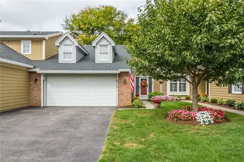 16 Creek Rdg, Pittsford, NY 14534