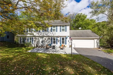 19 Brickston Dr, Pittsford, NY 14534