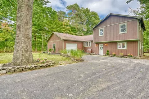 536 Vosburg Rd, Webster, NY 14580