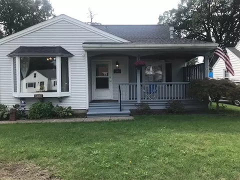 299 Pemberton Rd, Irondequoit, NY 14622