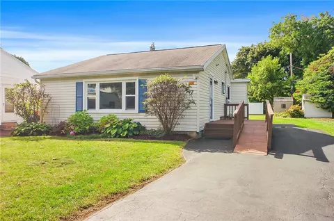 17 Druid Hill Park, Irondequoit, NY 14609
